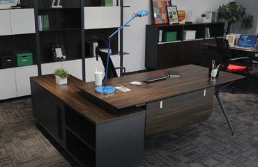 辦公大班臺(tái)桌面擺放什么合適？