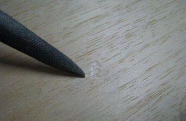 辦公桌桌面出現(xiàn)凹痕怎么處理？