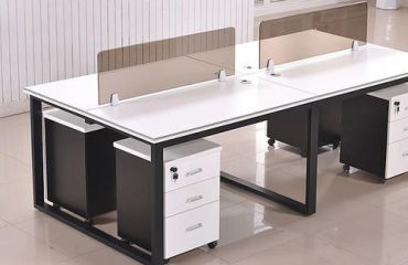 卡位辦公桌要怎么布置？