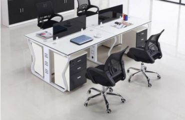 員工辦公桌桌面有污漬如何處理？