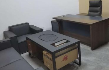 選擇木質(zhì)辦公桌應(yīng)注意的事項！